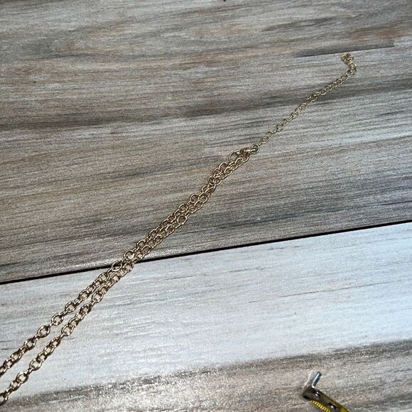 NEW Boxed Jaclyn Smith Jewelry Gold Tone With Green Druzy And Blue 32” Chain - Picture 6 of 7